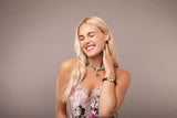 Luxuriöses Armband mit Sandelholz Perlen und Goldenen Südseeperlen -  Rising Sun Amazone Bracelet