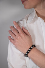 Luxus Armband mit Tahitiperlen und Schwarzer Seide – Rockstar Bracelet
